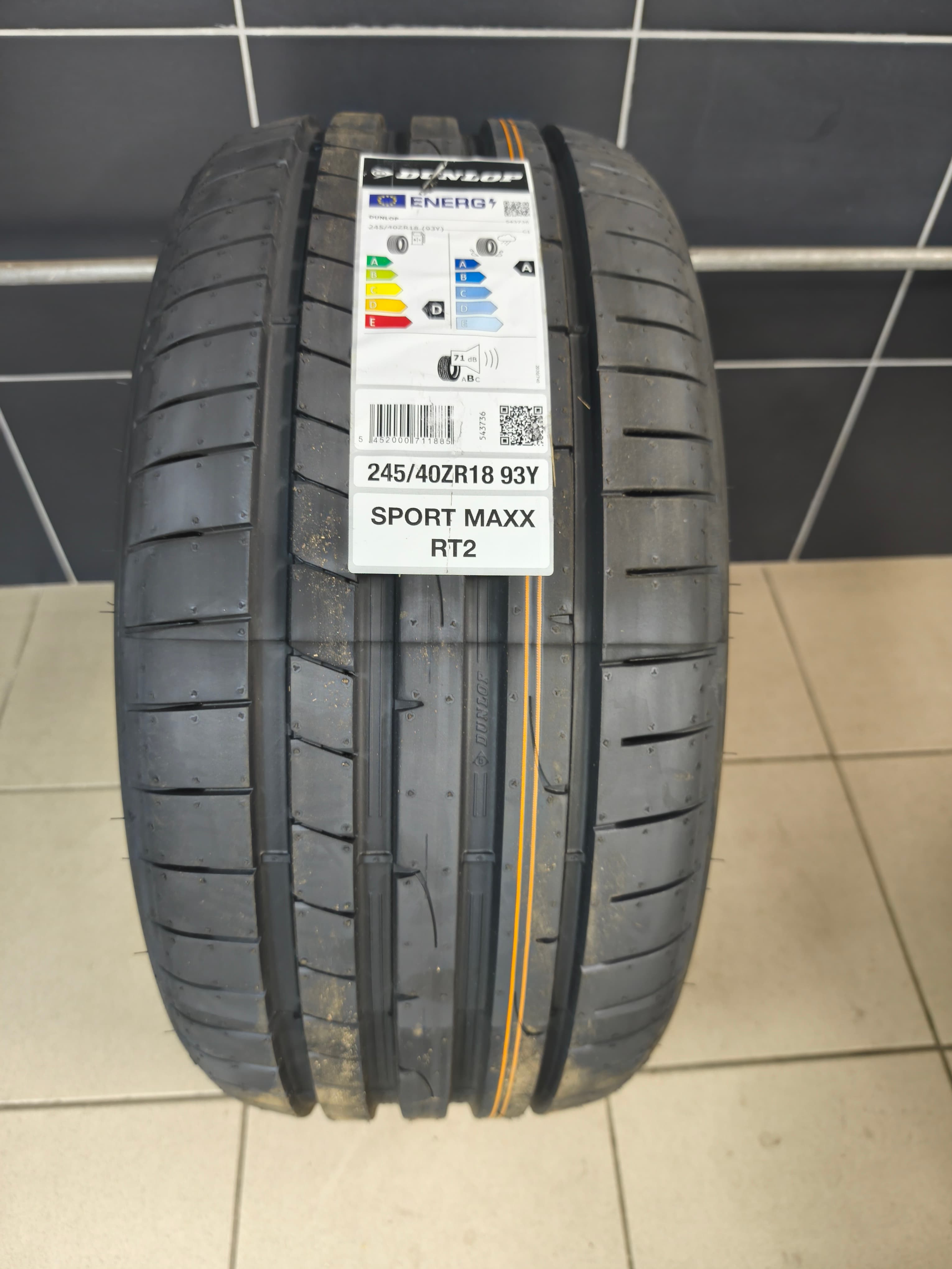 Dunlop 245/40 R18