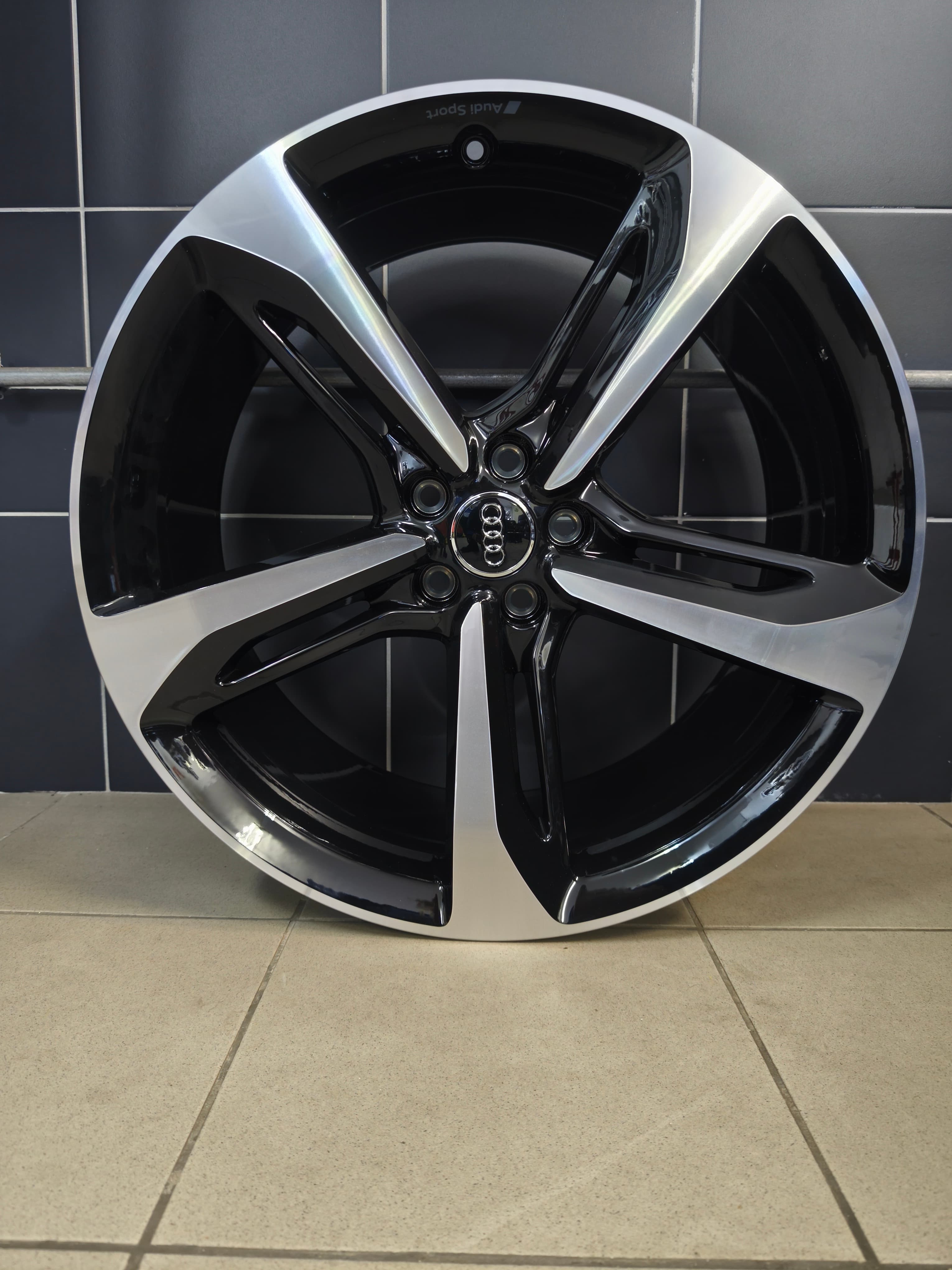Audi gyári R21