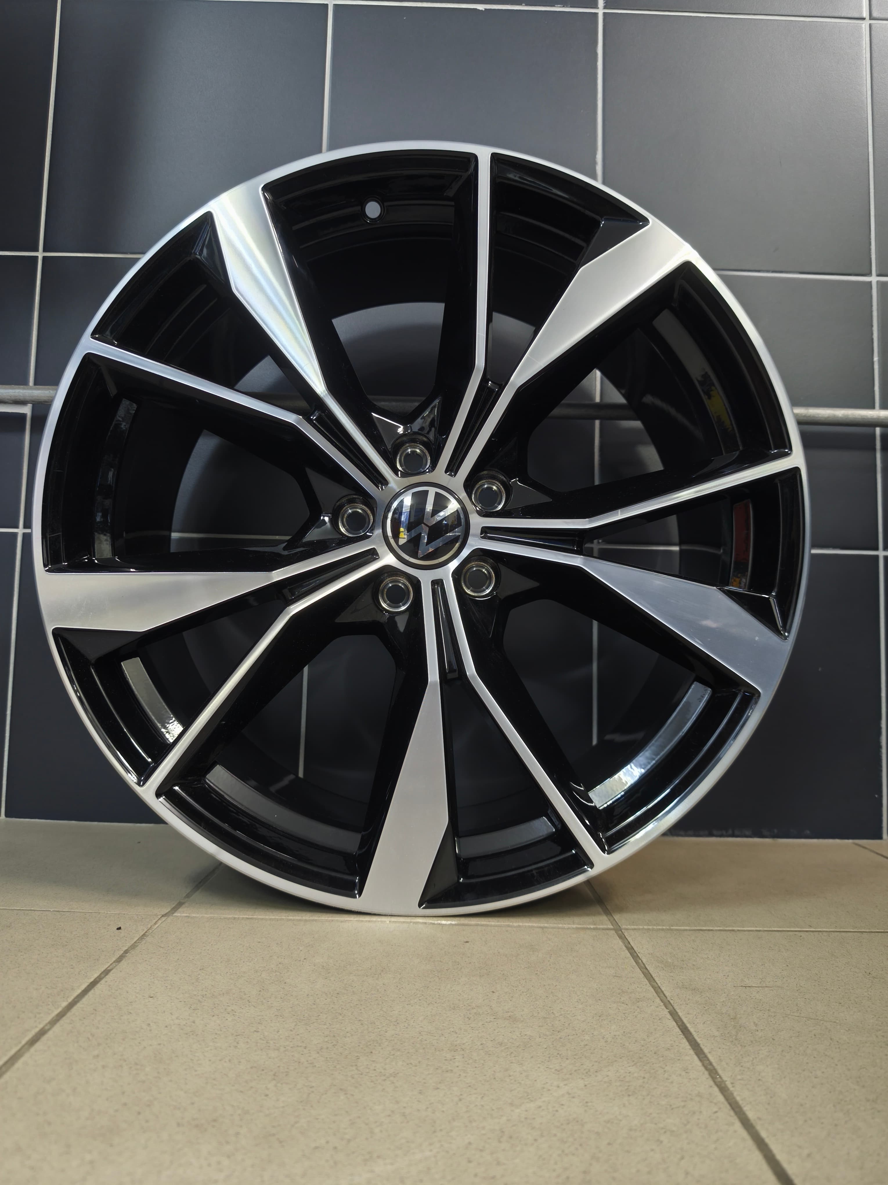 Volkswagen gyári R20