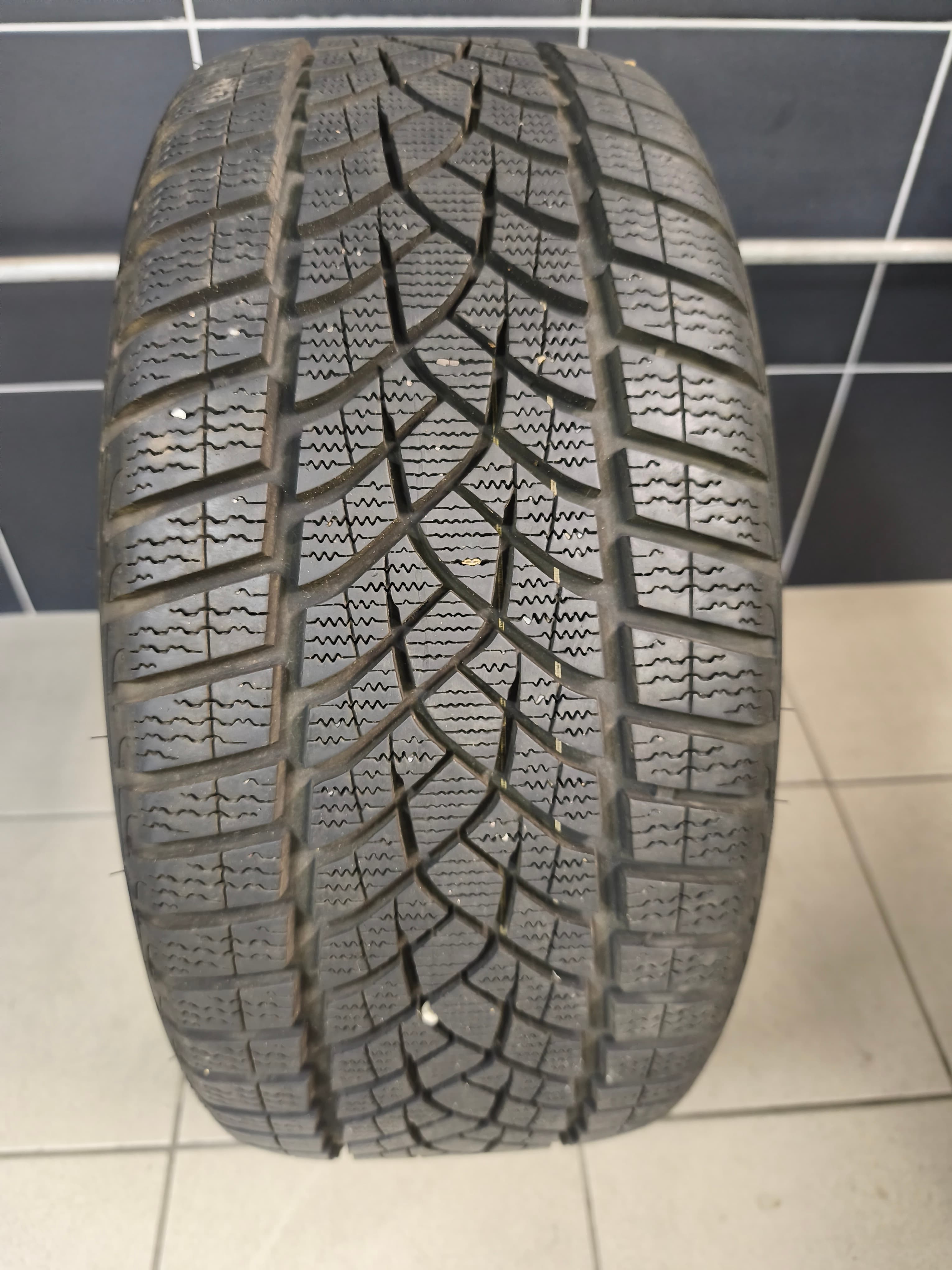 Goodyear 245/40 R18