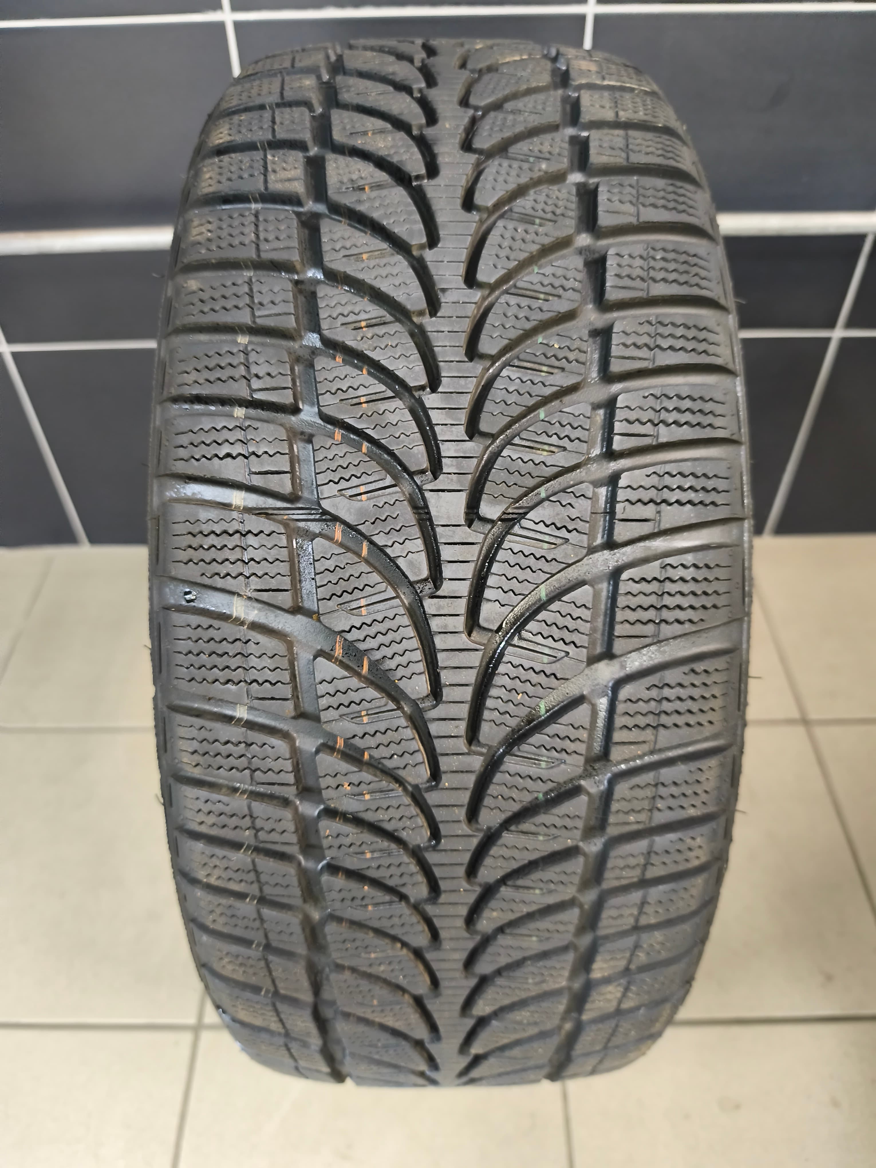 Bridgestone 225/45 R18