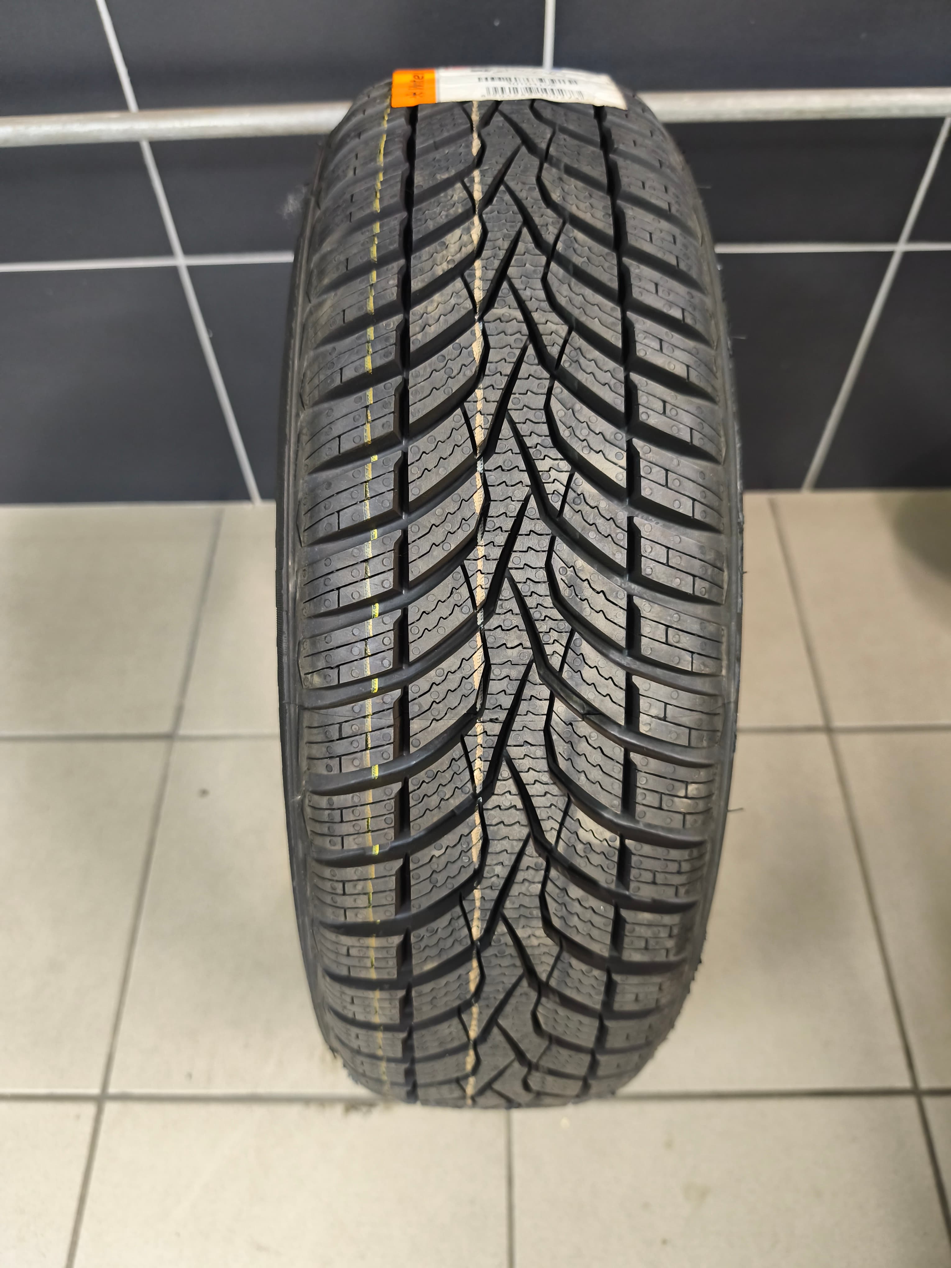 Ceat 185/60 R14