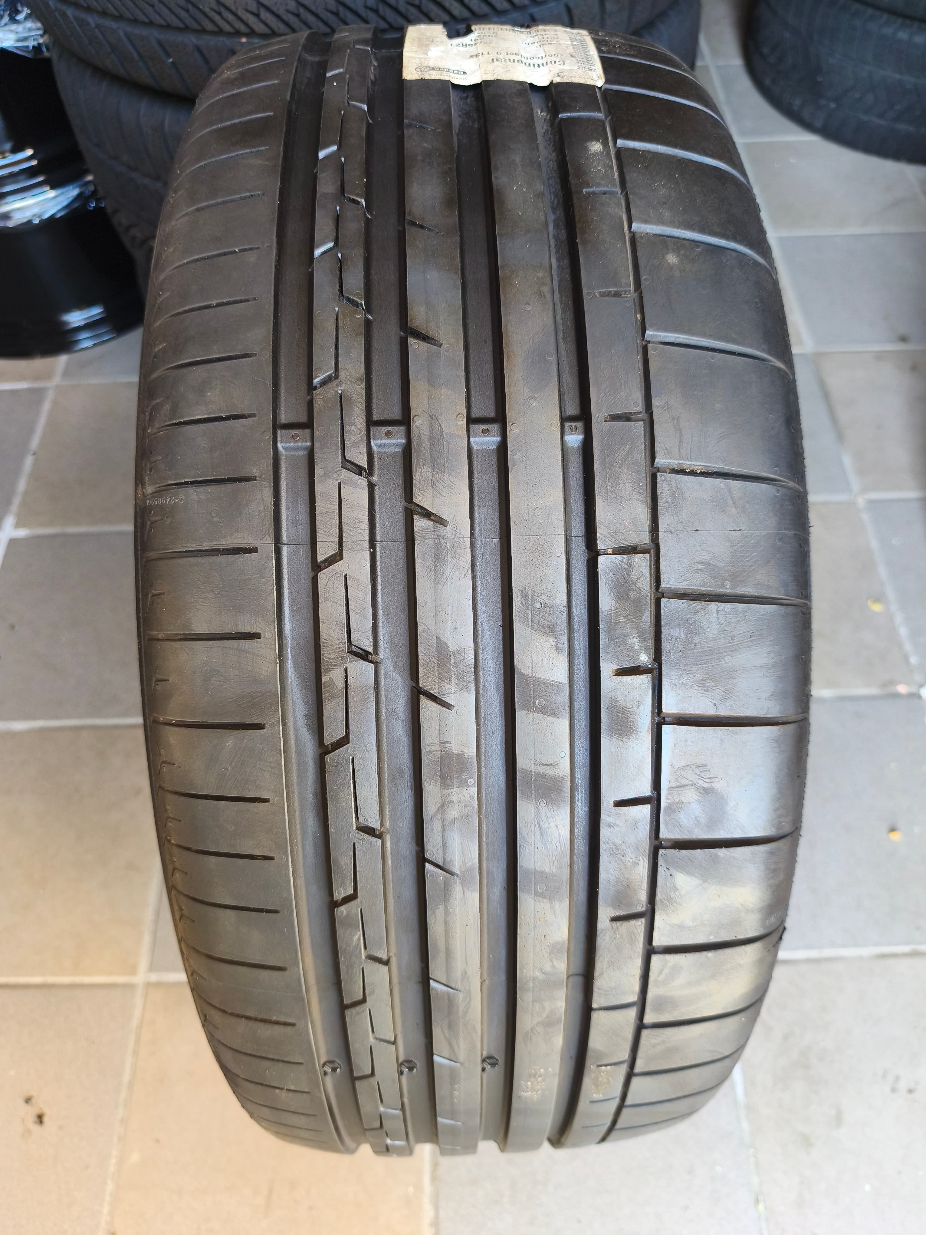Continental 285/45 R21