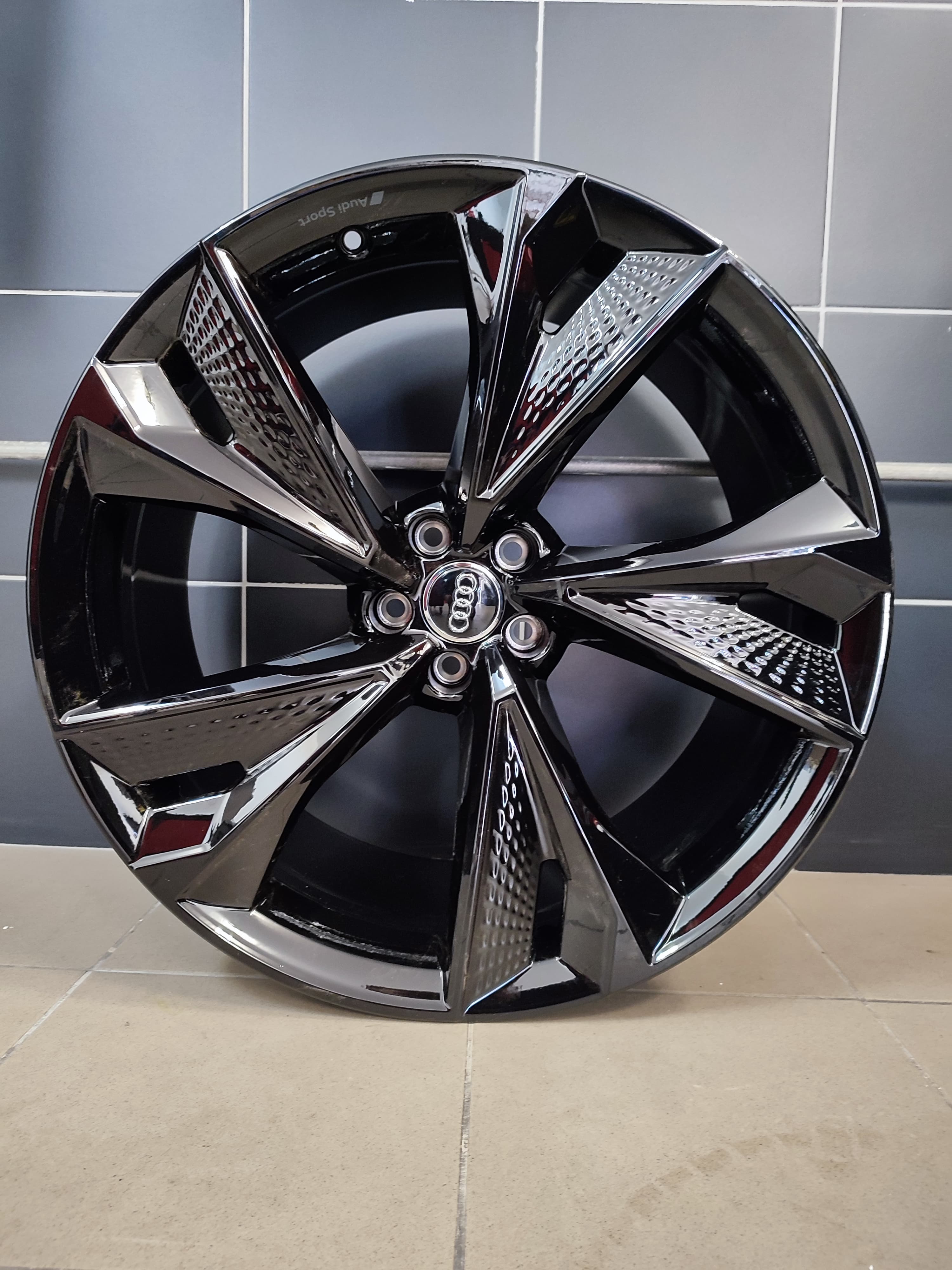 Audi gyári R22