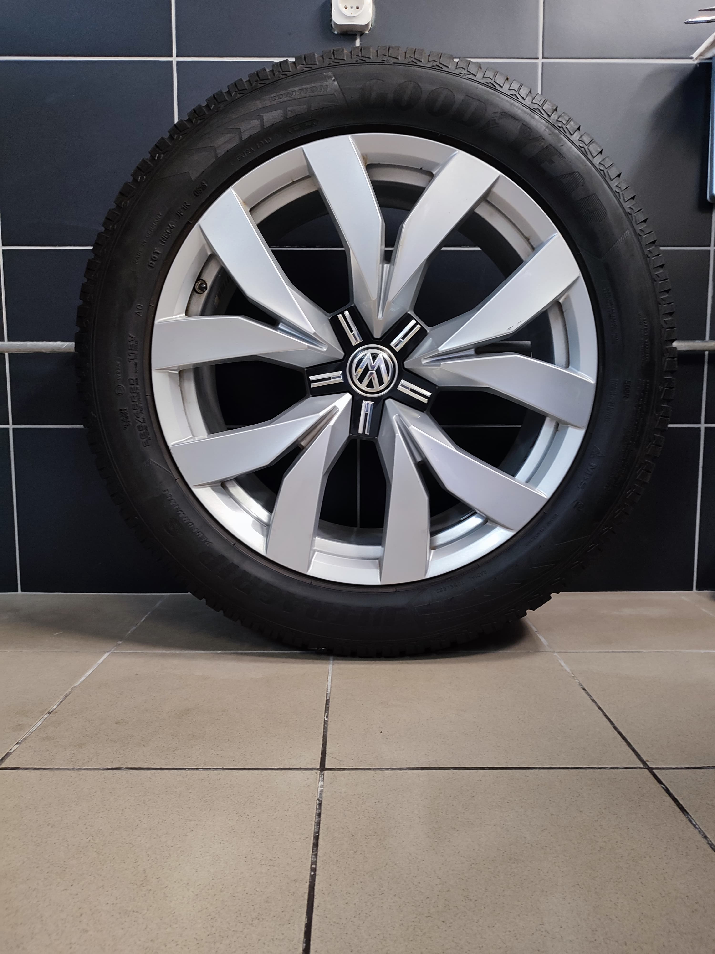 Volkswagen gyári R20