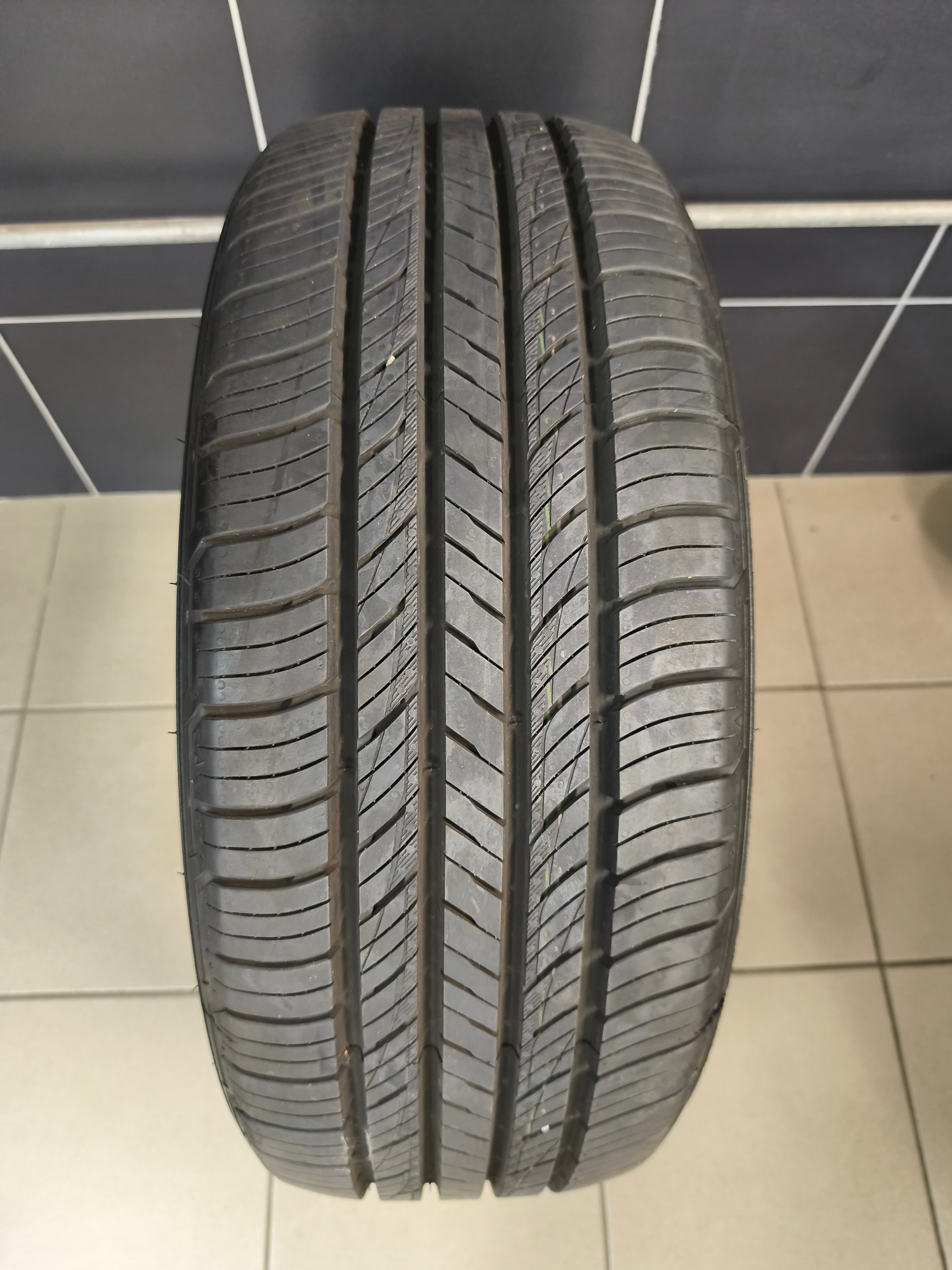 Kumho 225/55 R18