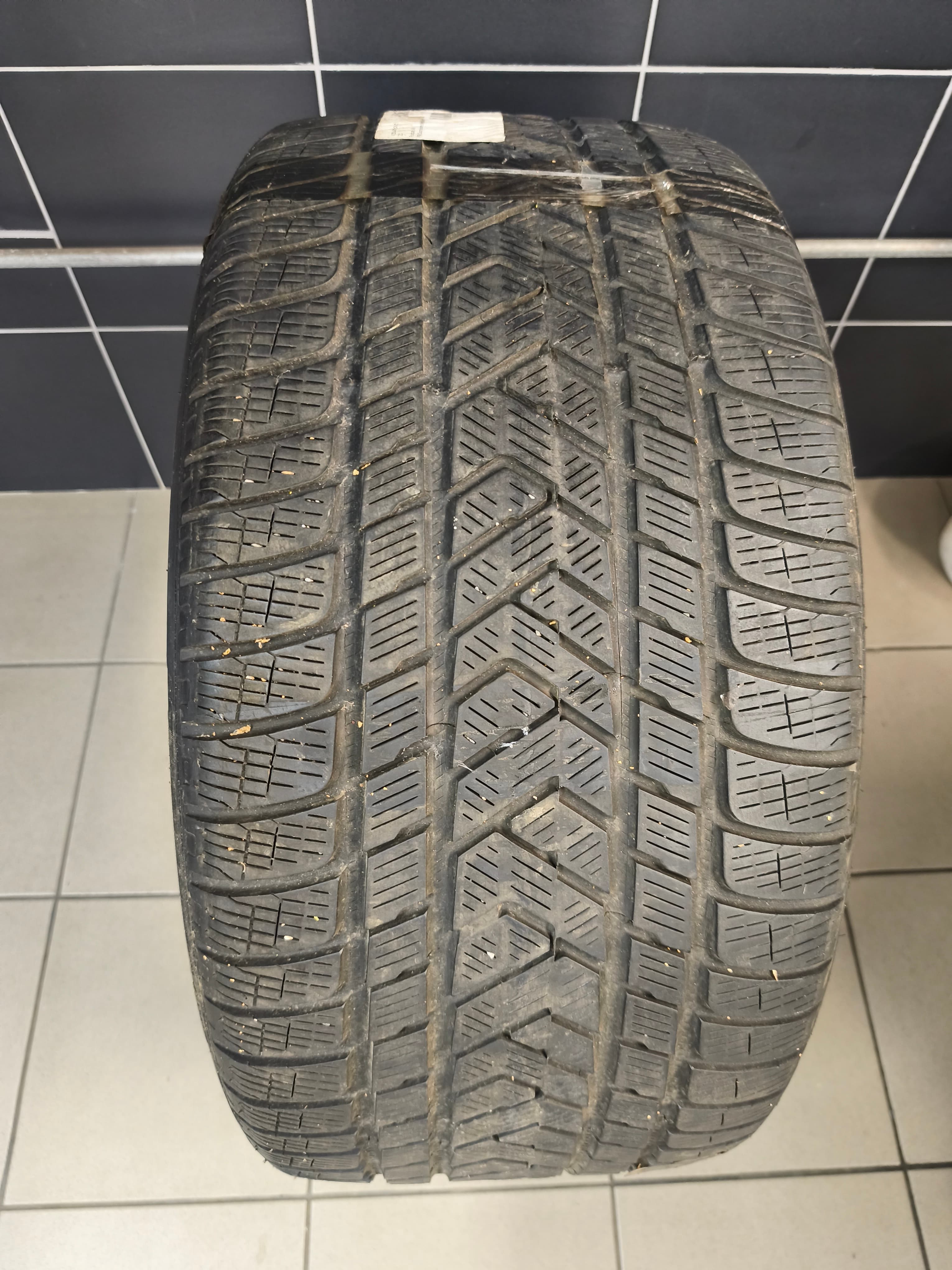 Pirelli 315/35 R21