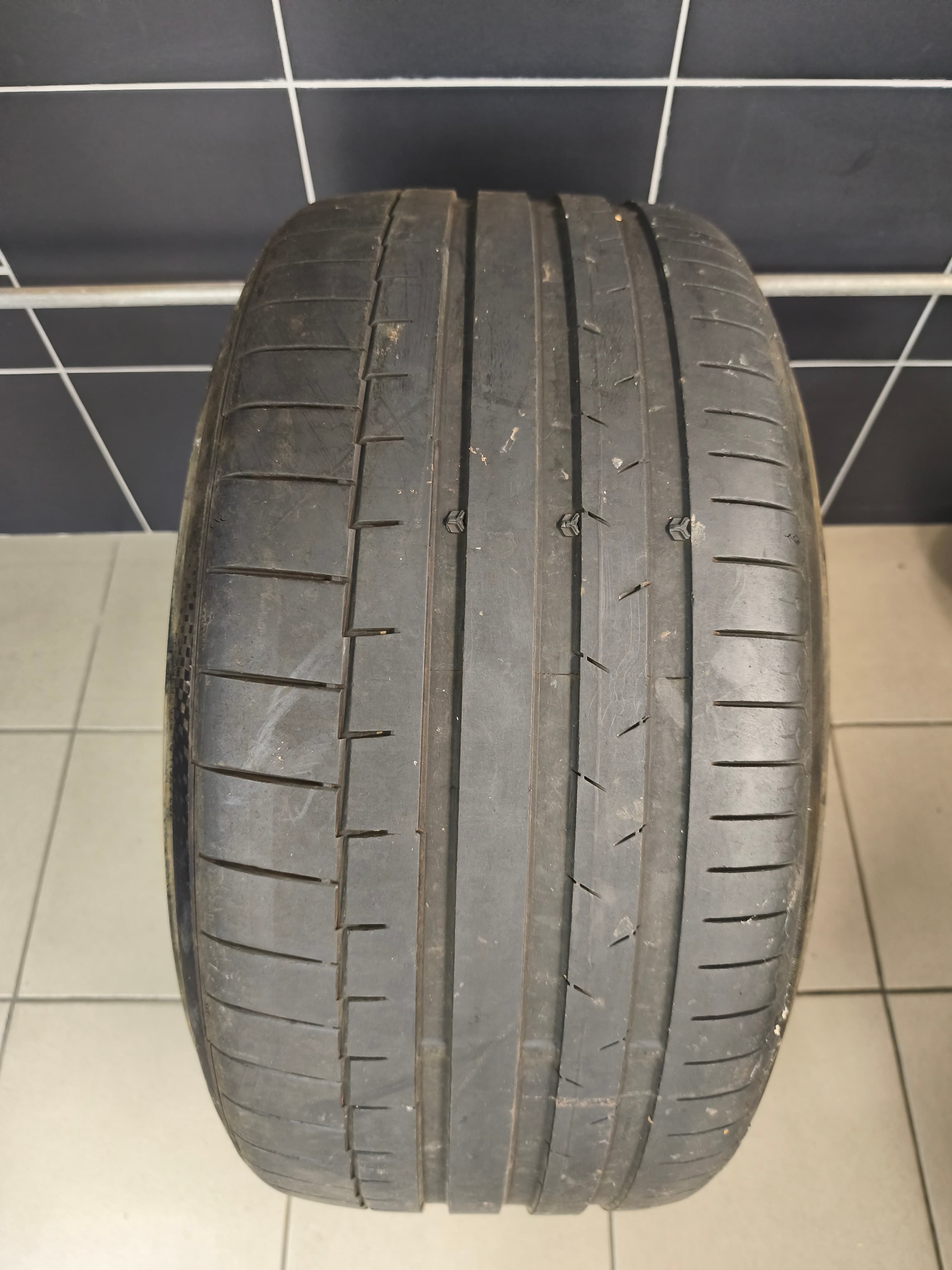 Continental 275/40 R21