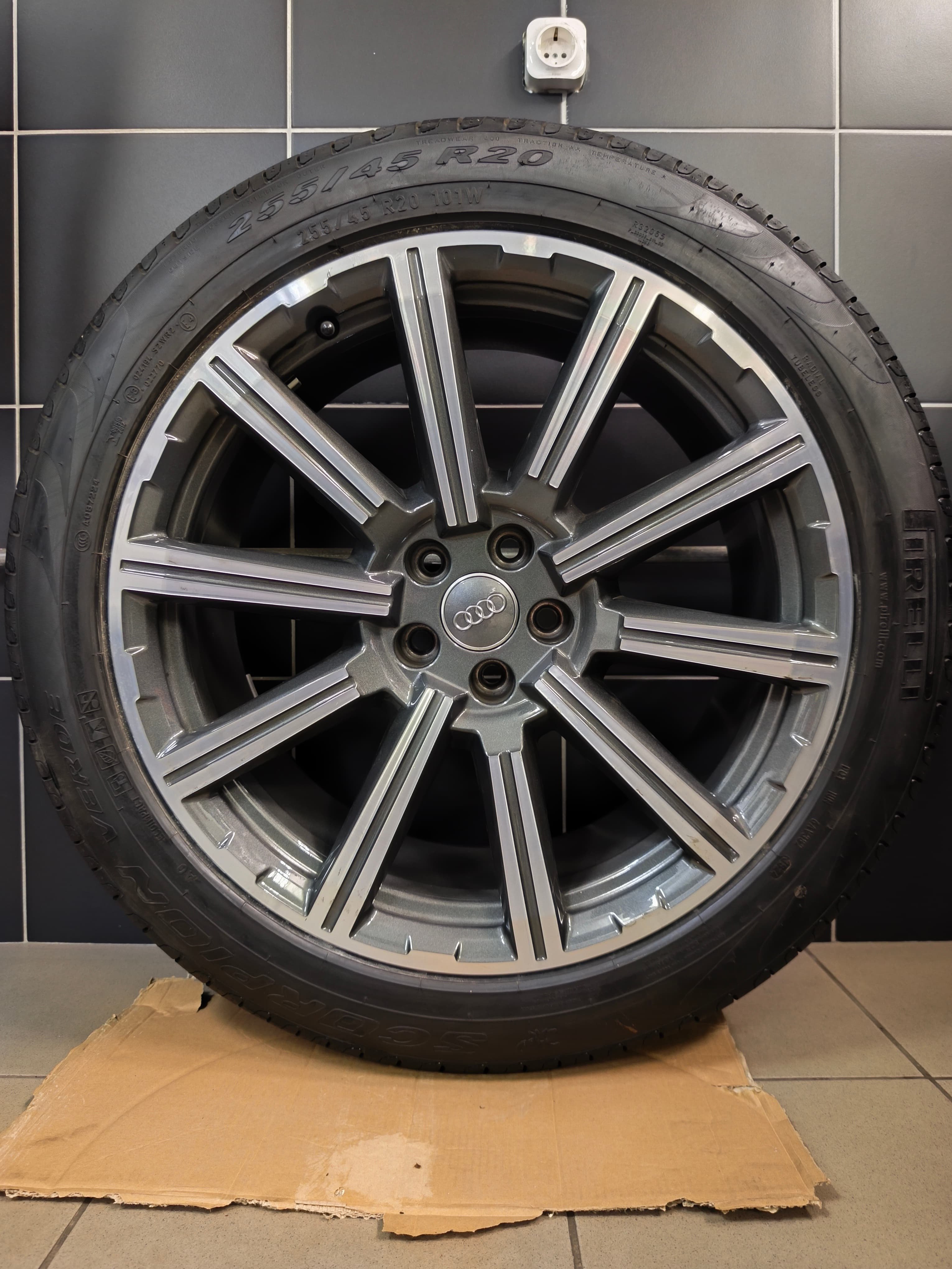 Audi Q5 gyári R20