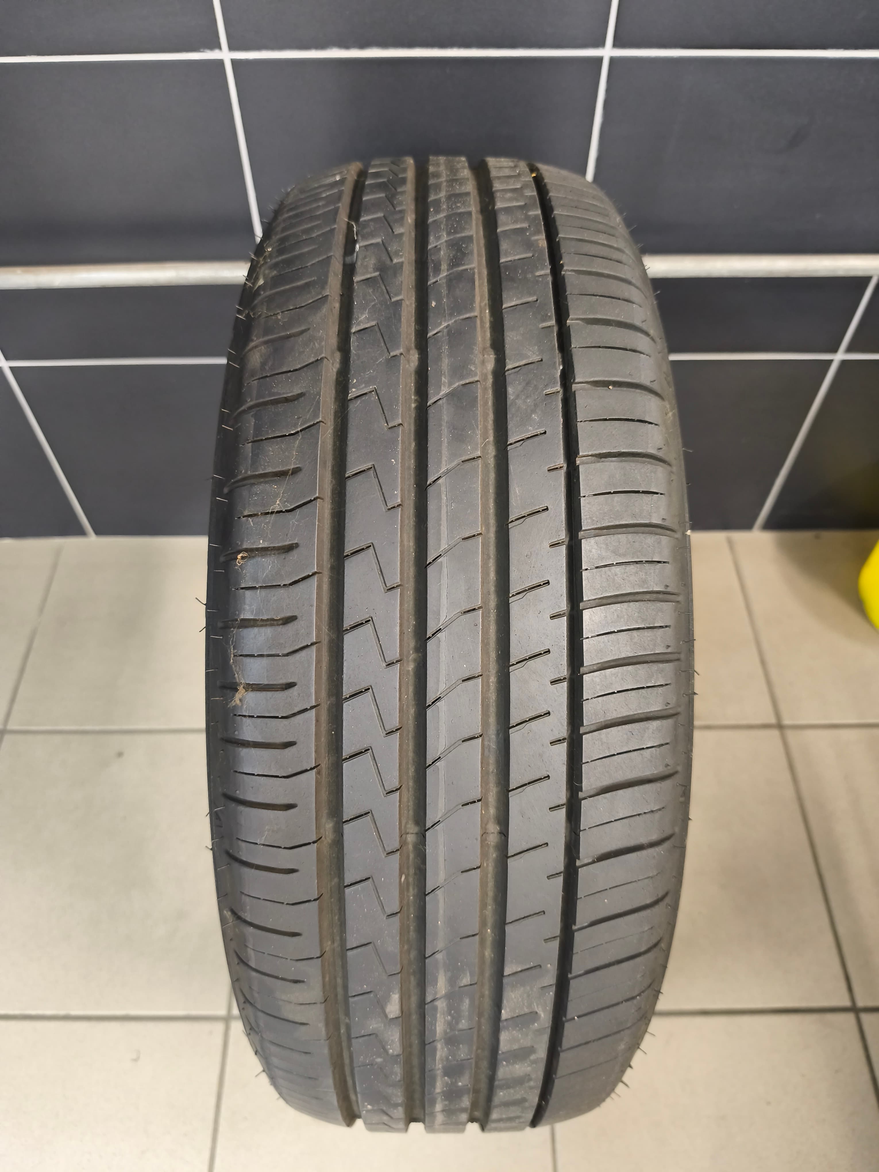 Falken 215/60 R16