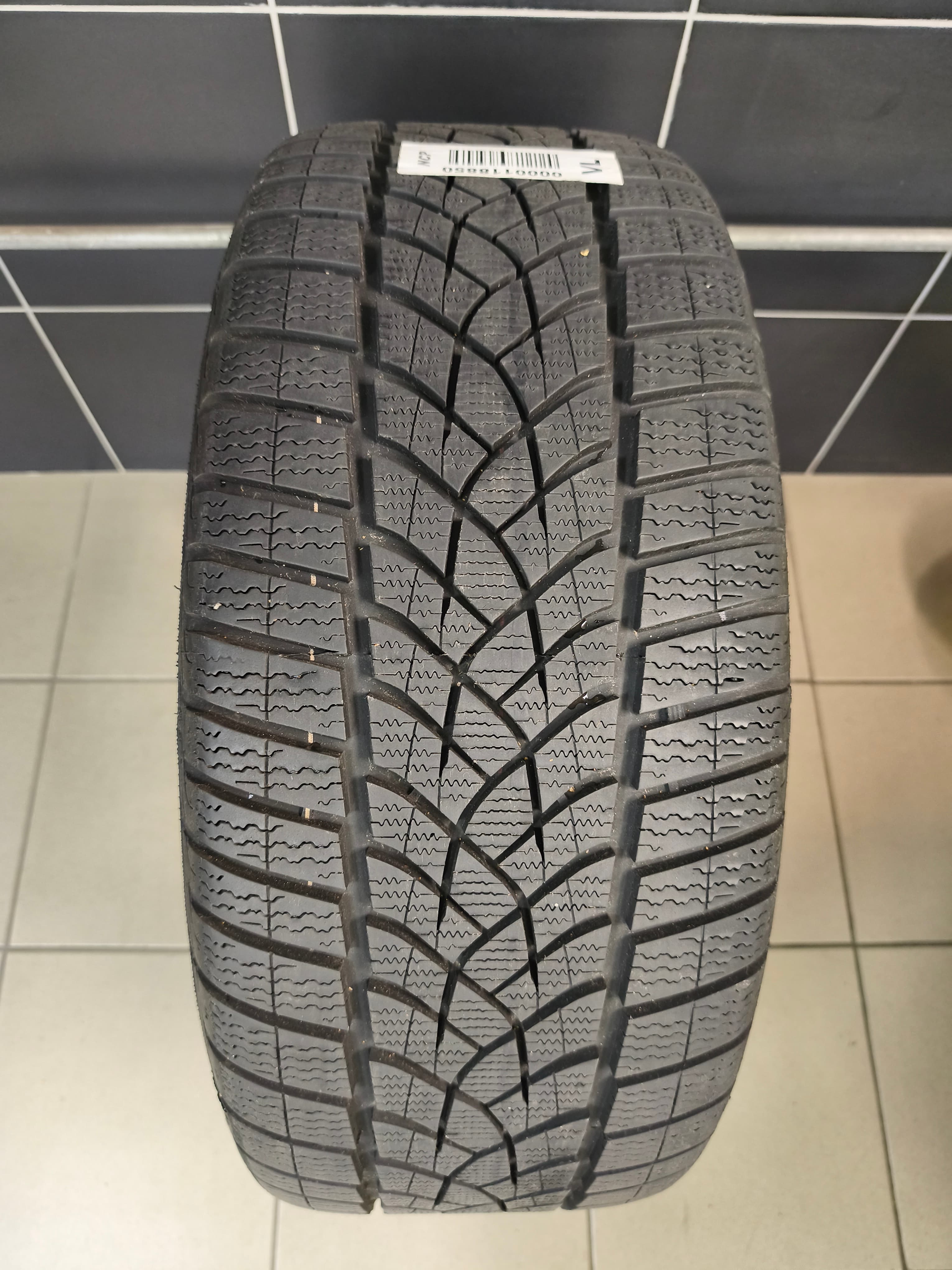 Goodyear 265/40 R20