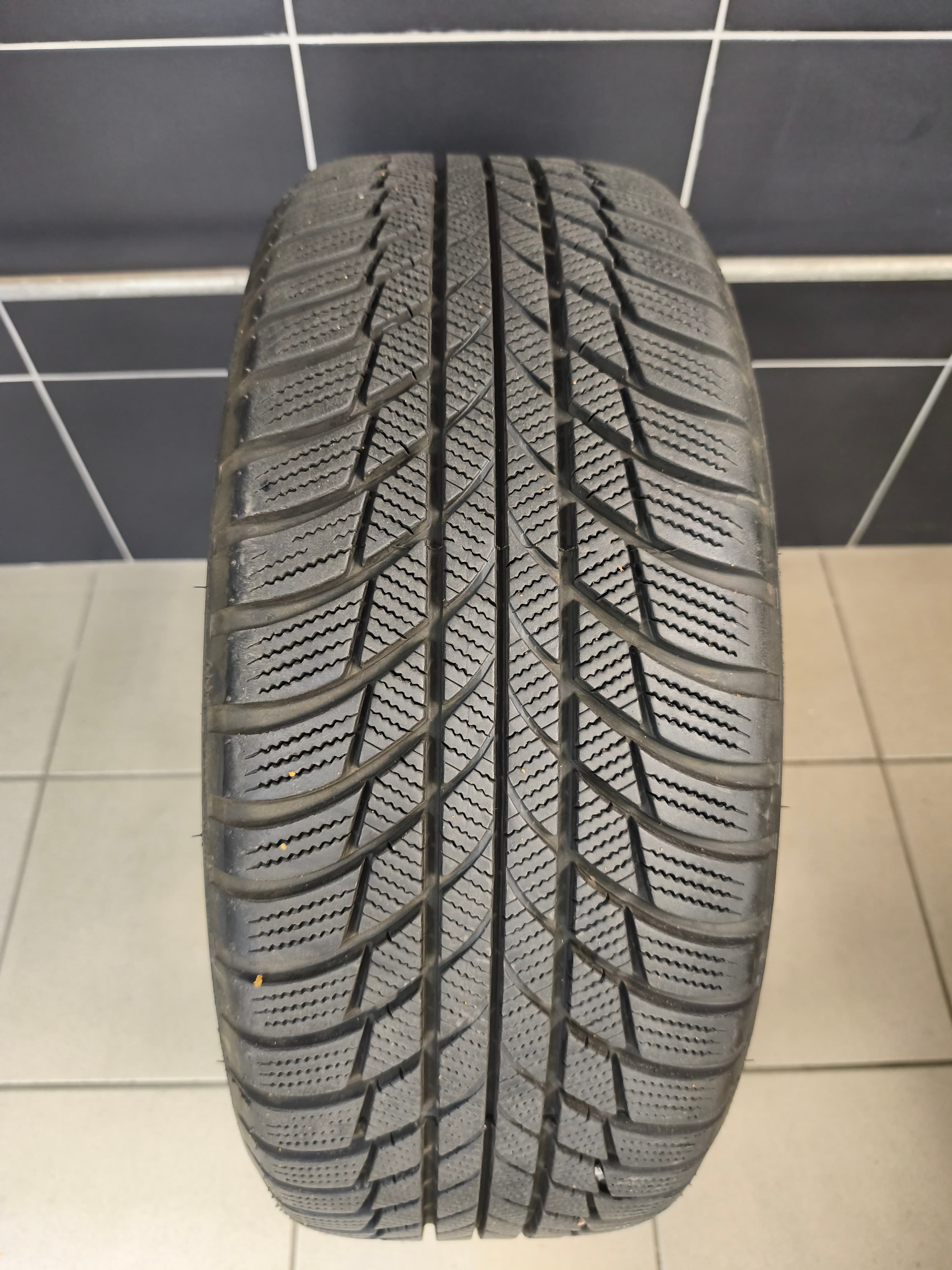 Bridgestone 215/55 R17