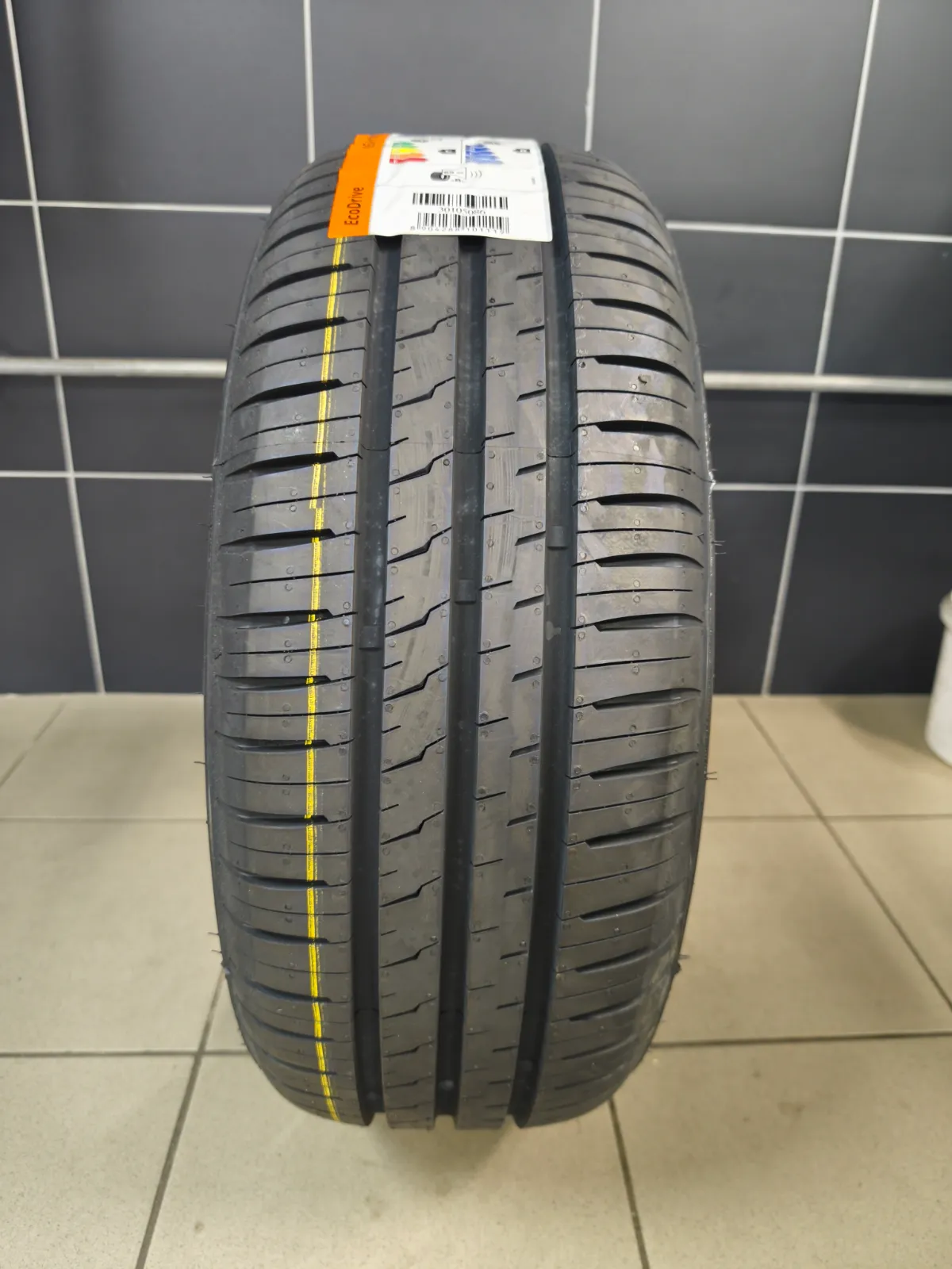 Ceat 205/60 R16