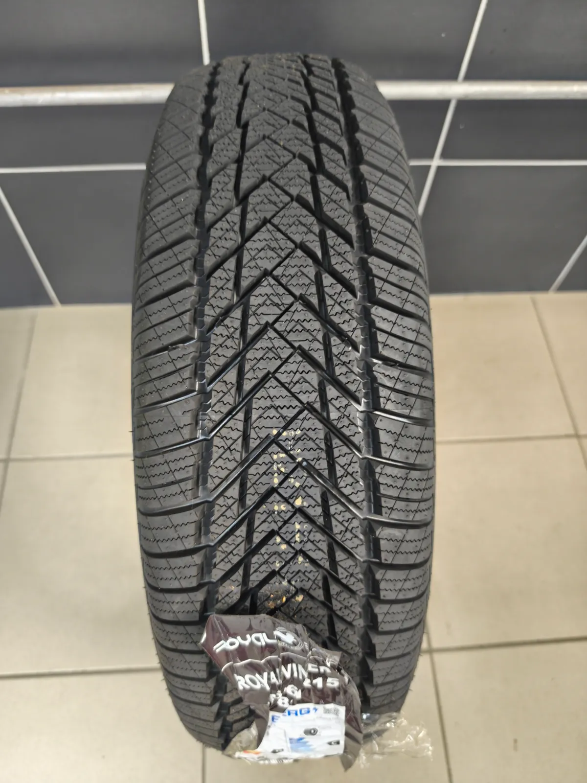 Royal Black 185/65 R15