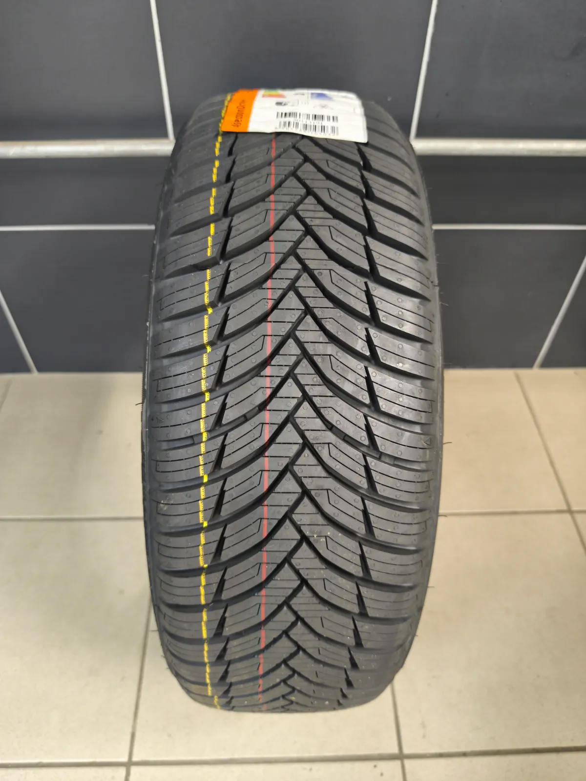 Ceat 185/60 R14